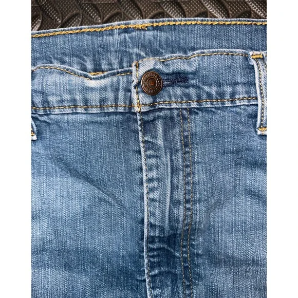 Levis 505 Regular Fit Mens Jeans Blue Medium Wash Denim W40 L32 Straight Leg - Picture 2 of 8